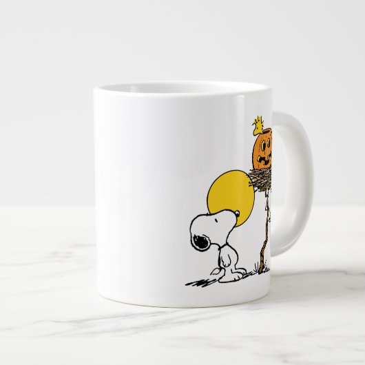 Snoopy und Holznest mit Jack O' Lantern Jumbo-Tasse (Vorderseite Rechts)