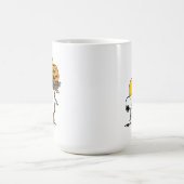 Snoopy und Holznest mit Jack O' Lantern Kaffeetasse (Mittel)