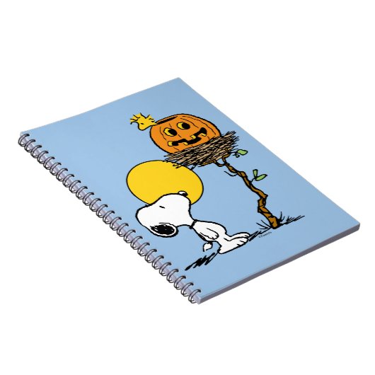 Snoopy und Holznest mit Jack O' Lantern Notizblock (Rechte Seite)
