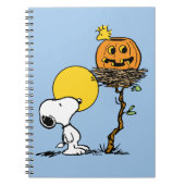 Snoopy und Holznest mit Jack O' Lantern Notizblock (Vorderseite)