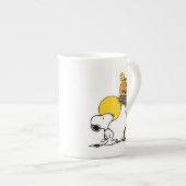 Snoopy und Holznest mit Jack O' Lantern Porzellantasse (Vorderseite Rechts)