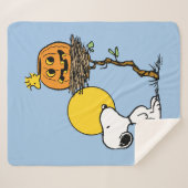 Snoopy und Holznest mit Jack O' Lantern Sherpadecke (Vorderseite (Horizontal))