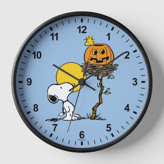 Snoopy und Holznest mit Jack O' Lantern Uhr (Vorderseite)