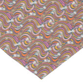 Snoopy & Woodstock Groovy Vibes Lila Muster Tischdecke (Schrägansicht)