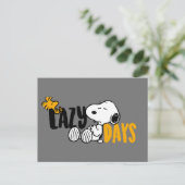 Snoopy & Woodstock | Lazy Day Postkarte (Stehend Vorderseite)
