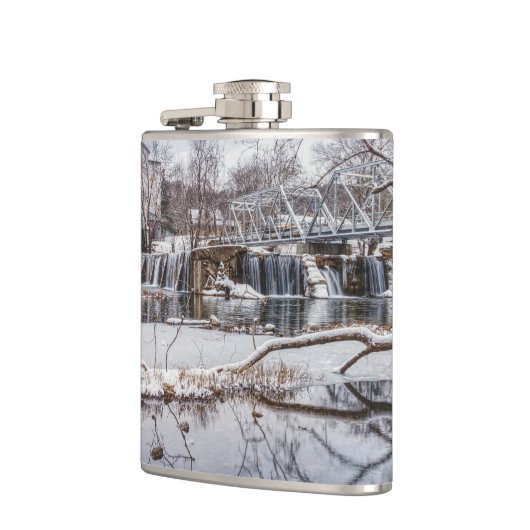 Snow at Finley Dam Flachmann (Links)