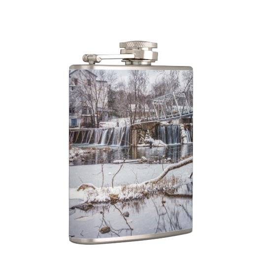 Snow at Finley Dam Flachmann (Rechts)