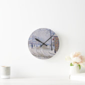 Snow, Boulevard de Clichy, Paris, 1886 Runde Wanduhr (Zuhause)