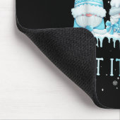 Snow Day Suprter Let It Snow Cute Blue Gnome Xmas Mousepad (Ecke)