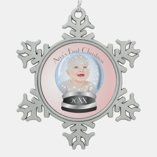 Snow Globe Pink Girl Baby's 1. Weihnachts-Foto Schneeflocken Zinn-Ornament (Vorderseite)