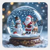 Snow globe with Santa and Reindeer Quadratischer Aufkleber (Vorderseite)