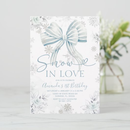 Snow In Love Blue Bow Silver Snowflake Birthday Einladung (Stehend Vorderseite)