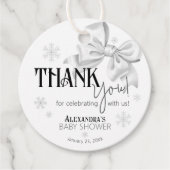 Snow In Love White Bow Elegant Winter Baby Shower Geschenkanhänger (Vorderseite)