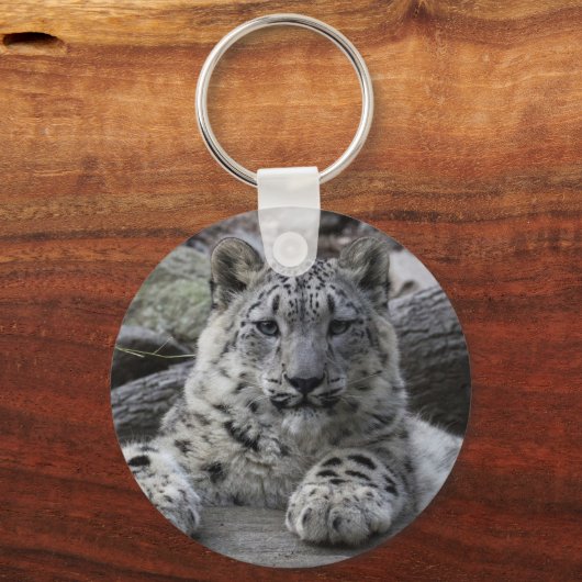 Snow Leopard Cub sitzend Schlüsselanhänger (Vorderseite)