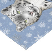 Snow Leopard Snowflakes Blaue Blumen Tischdecke (Schrägansicht)