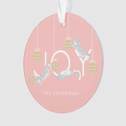 Snow Leopards & JOY Pink Weihnachts-Foto Ornament (Vorderseite)