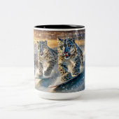 Snow Leopards Shredding Design von Rich AMeN Gill Zweifarbige Tasse (Mittel)