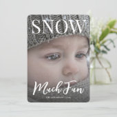 Snow Much Fun Minimalist Holiday winter Photo Feiertagskarte (Stehend Vorderseite)
