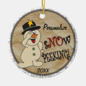 Snow Peeking Snowman Keramik Ornament (Vorne)