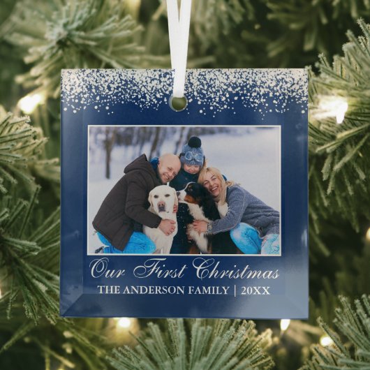 Snow Top Unsere erste Weihnachtsfamilie Foto Blue Ornament Aus Glas (Insitu)
