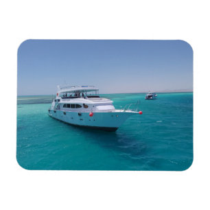 Snow-white yacht Dahab Lady auf der Postkarte des Magnet