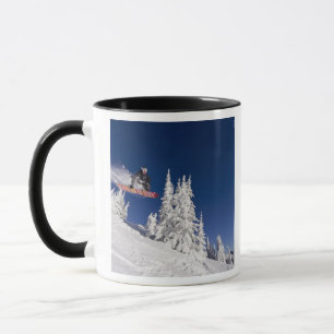 Snowboard-Action im Whitefish Mountain Resort Tasse