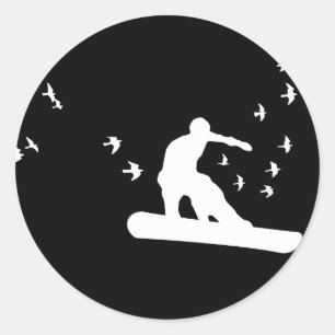 Snowboard mit Vögeln. Runder Aufkleber
