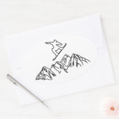 Snowboarder in den Bergen, 02 Ovaler Aufkleber (Umschlag)