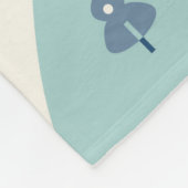 Snowboarder und Skifahrer fahren im Skigebiet. Pe Fleecedecke (Ecke)