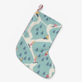 Snowboarder und Skifahrer fahren im Skigebiet. Pe Kleiner Weihnachtsstrumpf (Vorderansicht (hängend))