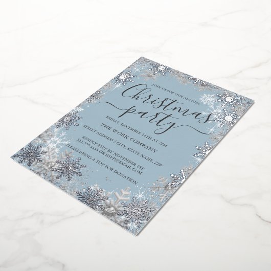 Snowflake Dusty Blue Silver Christmas Work Party Folieneinladung (Gedreht)