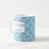 Snowflake küsst blauer Winterurlaub Tasse (Vorderseite Links)