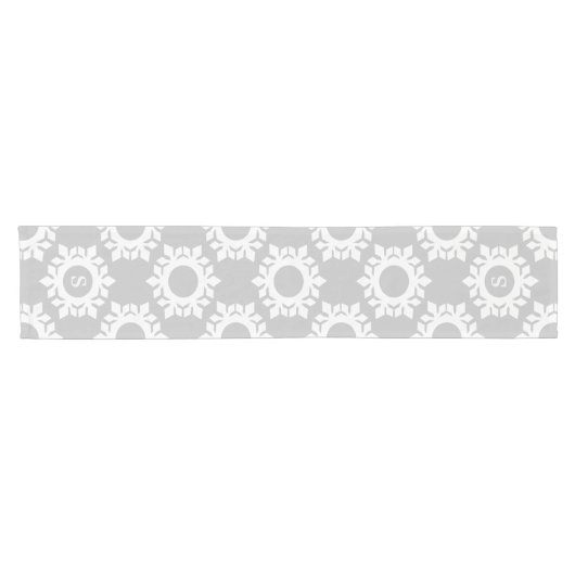 Snowflake Monogram Grey Christmas Table Runner Kurzer Tischläufer (Horizontal)
