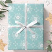 Snowflake Monogram Modern Aqua Weihnachtsfeiertag Geschenkpapier
