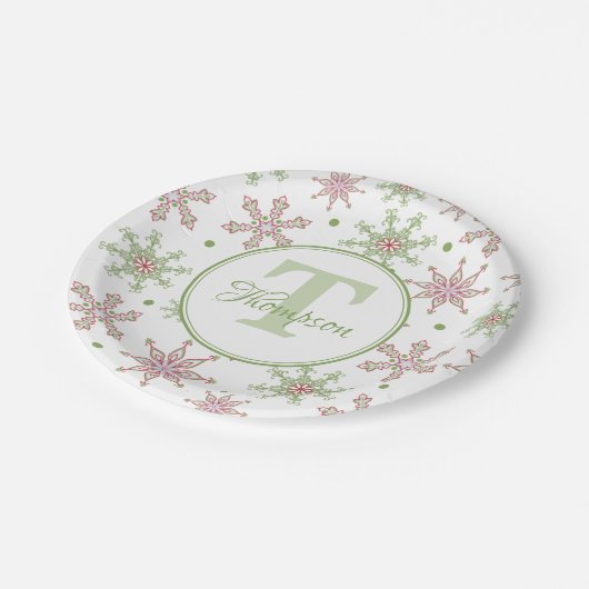 Snowflake Monogram Modern Holiday Weihnachten Pappteller (Schrägansicht)