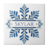 Snowflake pattern blue & white holiday custom name fliese (Vorderseite)