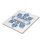 Snowflake pattern blue & white holiday custom name fliese (Seite)