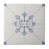 Snowflake pattern blue & white holiday custom name fliese (Vorderseite)