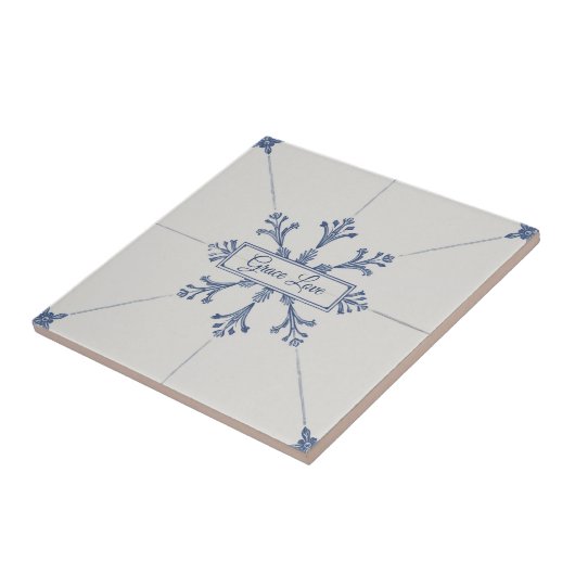 Snowflake pattern blue & white holiday custom name fliese (Seite)