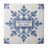 Snowflake pattern blue & white holiday custom name fliese (Vorderseite)
