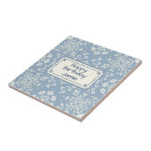 Snowflake pattern blue & white holiday custom name fliese (Seite)