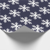 Snowflake Pattern Navy Blue Holiday Geschenkpapier (Ecke)