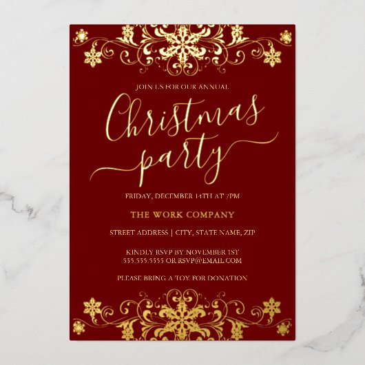 Snowflake Rotes Weihnachtsfest Party Folieneinladung (Vorderseite)