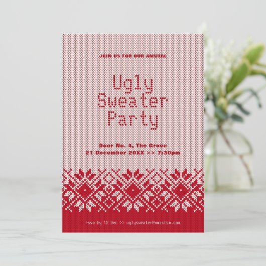 Snowflake Ugly Sweater Party Rotes Weihnachtsfest Einladung (Stehend Vorderseite)