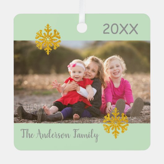Snowflake Weihnachten Familie Foto Metal Ornament (Vorderseite)