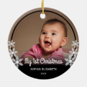 Snowflakes Baby's First Christmas Foto Black Keramik Ornament (Hinten)