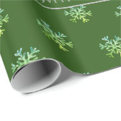 Snowflakes Candles Holly Green Geschenkpapier (Rolleneckpunkt)