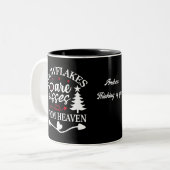 "Snowflakes kisses from heaven" personalisierte Um Zweifarbige Tasse (Vorderseite Links)