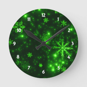 Snowflakes with Green Background Runde Wanduhr