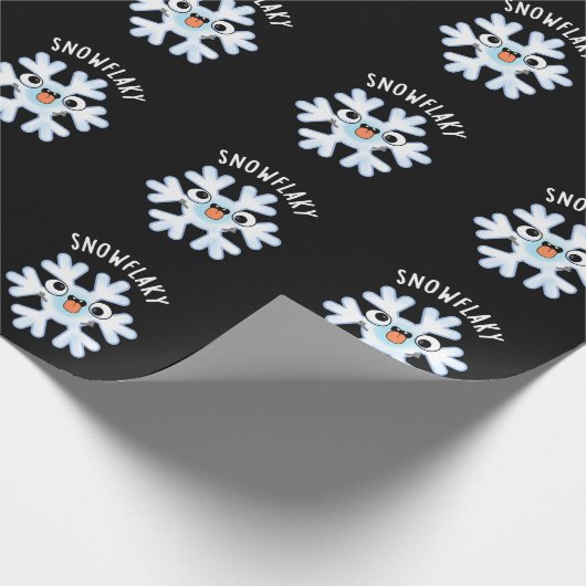 Snowflaky Funny Snow Flake Puff Dark BG Geschenkpapier (Ecke)